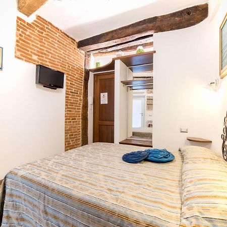 Via Mazzini - Francamaria Rooms Βερνάτσα Εξωτερικό φωτογραφία