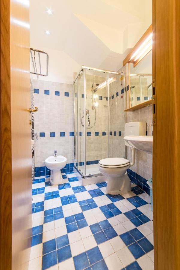 Via Mazzini - Francamaria Rooms Βερνάτσα Εξωτερικό φωτογραφία