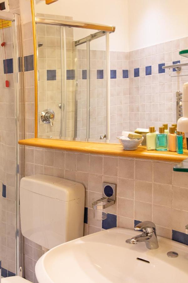 Via Mazzini - Francamaria Rooms Βερνάτσα Εξωτερικό φωτογραφία