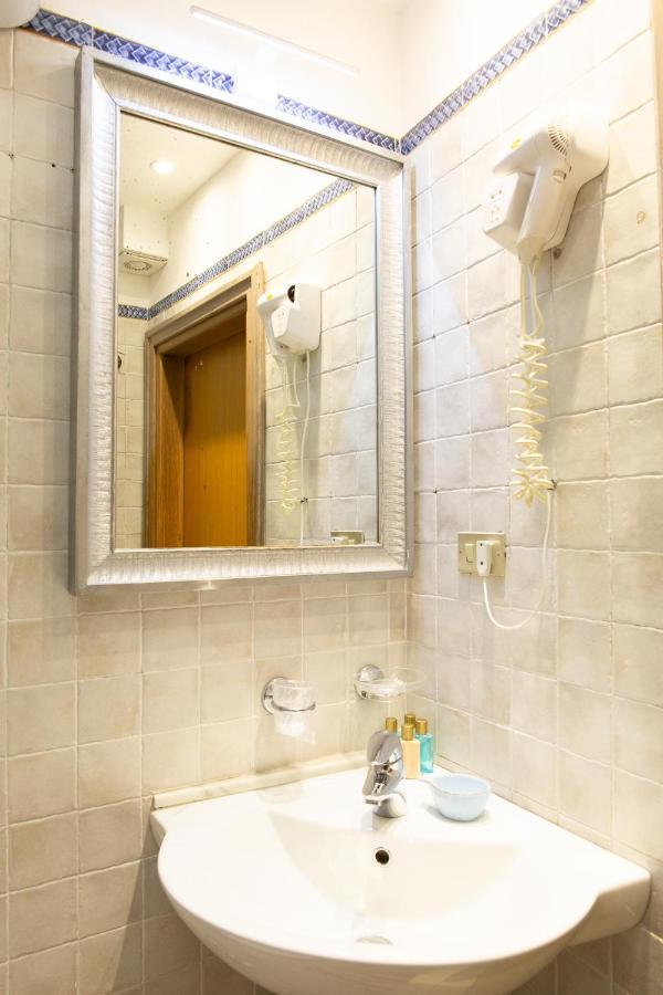 Via Mazzini - Francamaria Rooms Βερνάτσα Εξωτερικό φωτογραφία