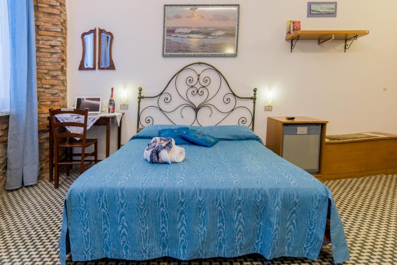Via Mazzini - Francamaria Rooms Βερνάτσα Εξωτερικό φωτογραφία