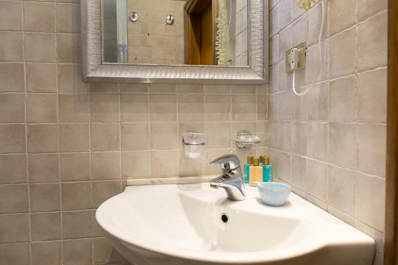 Via Mazzini - Francamaria Rooms Βερνάτσα Εξωτερικό φωτογραφία