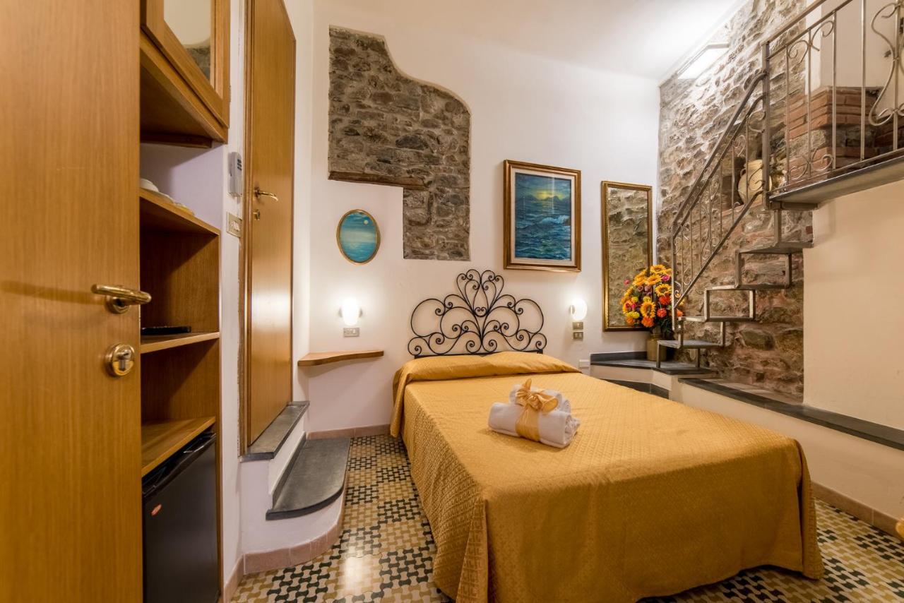 Via Mazzini - Francamaria Rooms Βερνάτσα Εξωτερικό φωτογραφία