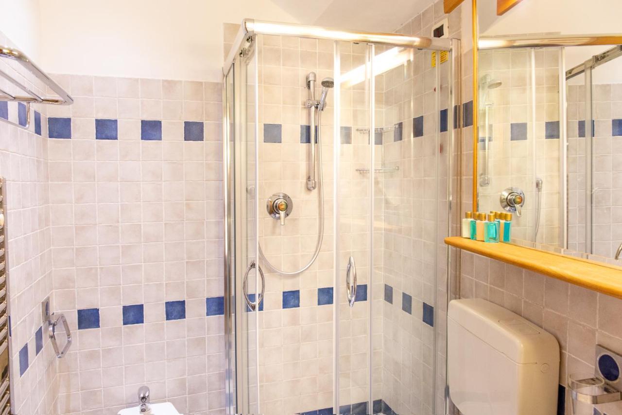 Via Mazzini - Francamaria Rooms Βερνάτσα Εξωτερικό φωτογραφία