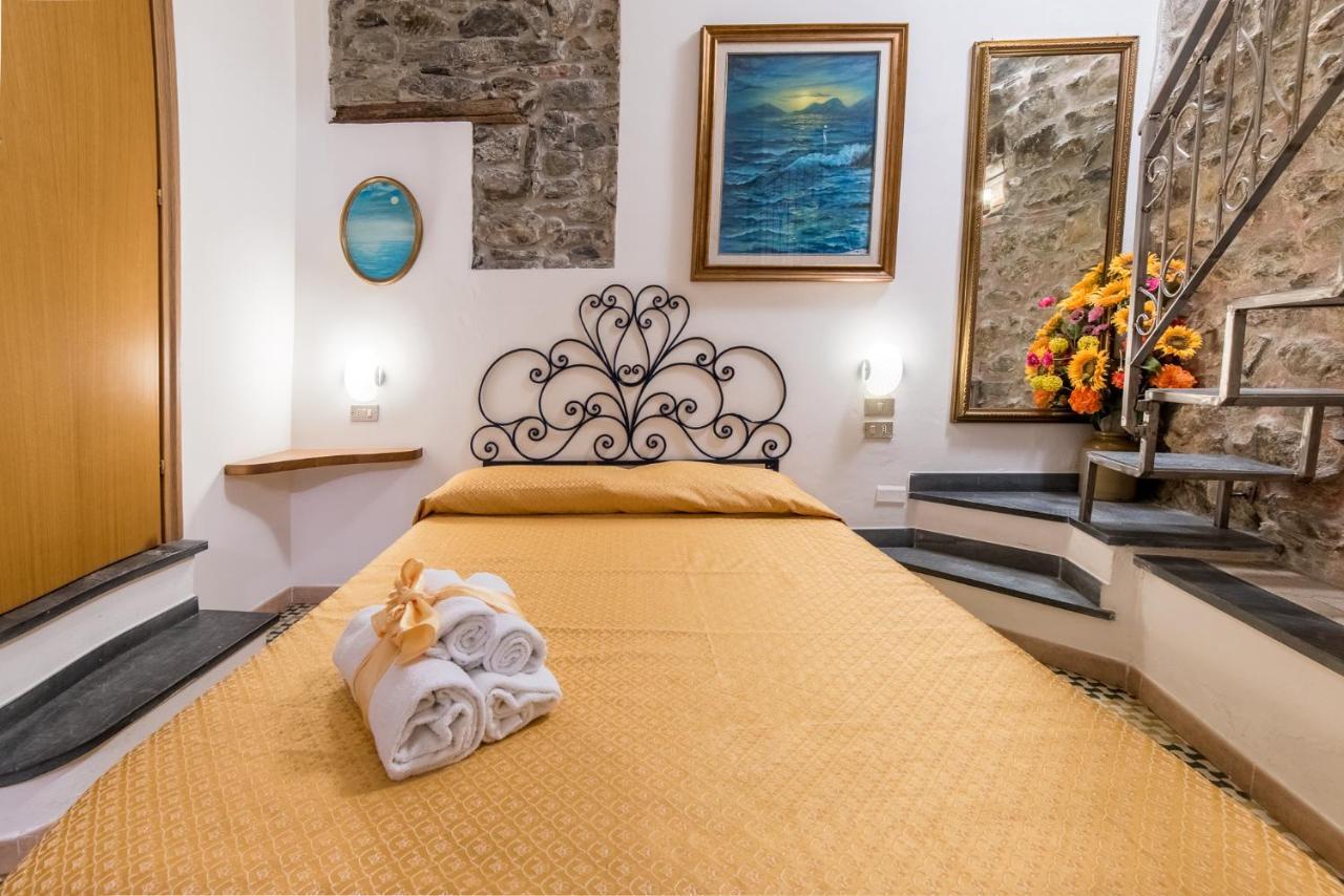 Via Mazzini - Francamaria Rooms Βερνάτσα Εξωτερικό φωτογραφία